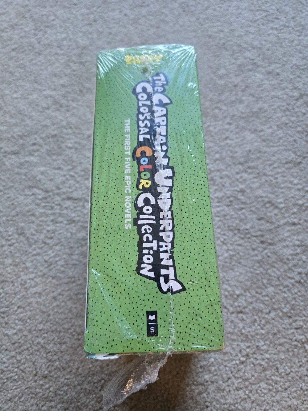 Captain Underpants Colossal Color Collection – 5 Book Box Set - Picture 4 of 10
